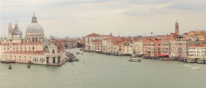 vy över kanaler Venedig