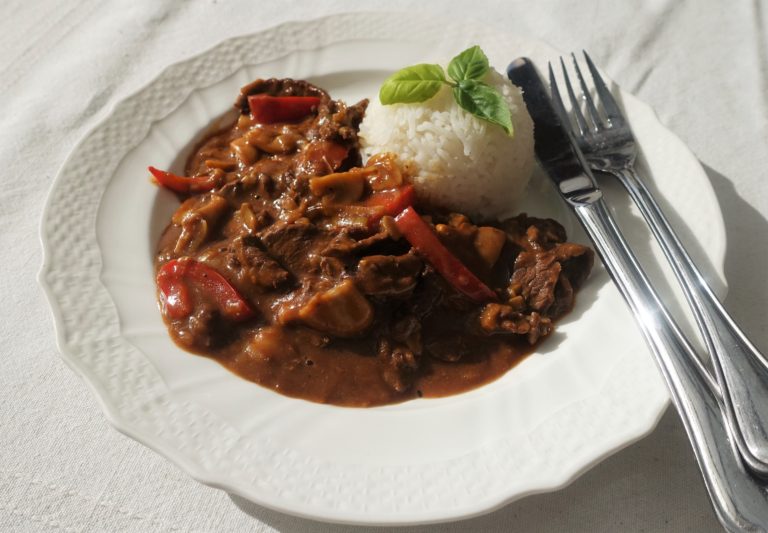 Purjo- och lövbiffsgryta