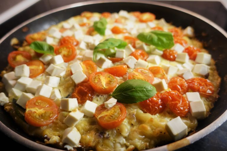 frittata med pasta och zucchini