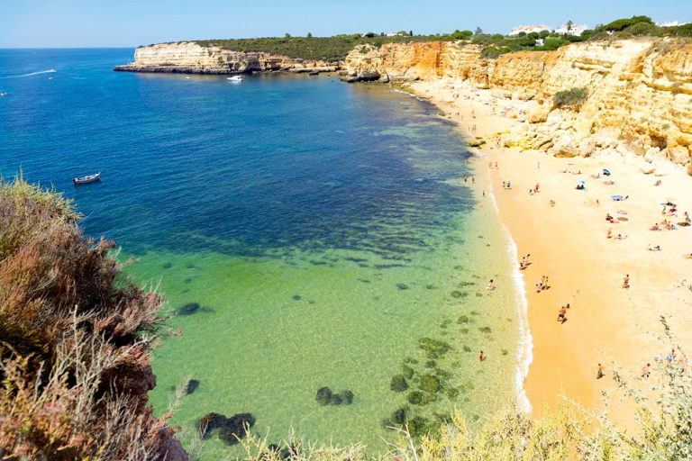 solig strand i portugal