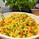 Avokado och mangosalsa