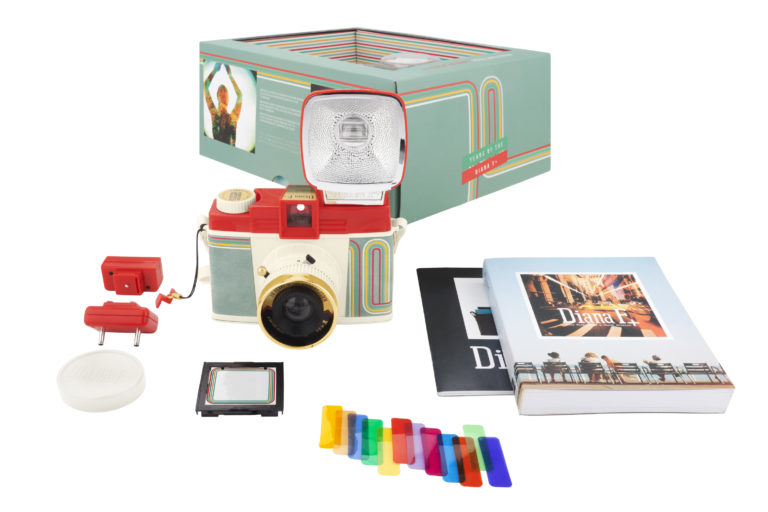 Lomography_DianaF+_10 Years Edition_packaging contents