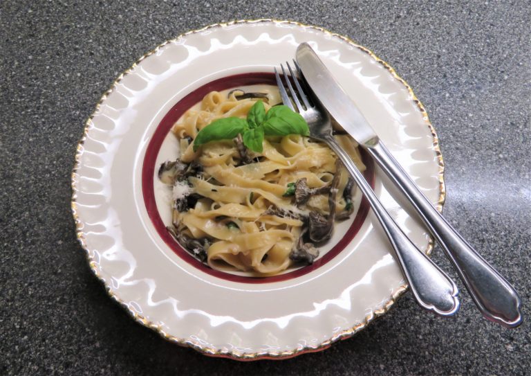 pasta med trattkantarellsås