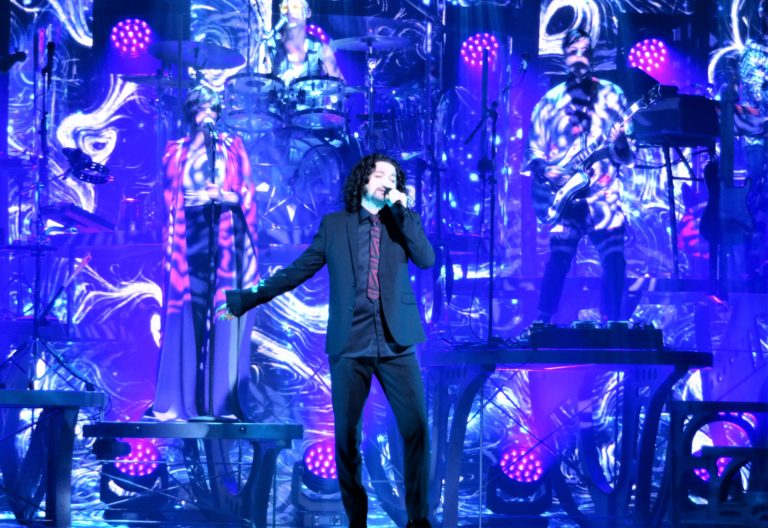 Thomas Di Levas hyllning till ikonen David Bowie