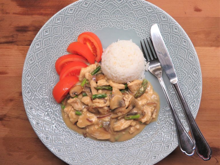 Kyckling med aromat och färska champinjoner