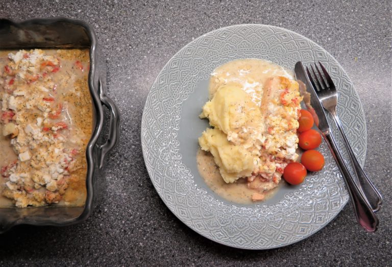 Laxgratäng med kräftor och fetaost