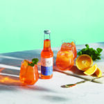 CHILL OUT Wine Spritzer Aperitivo with glasses