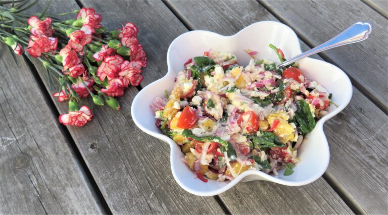 Ananassallad med fetaost