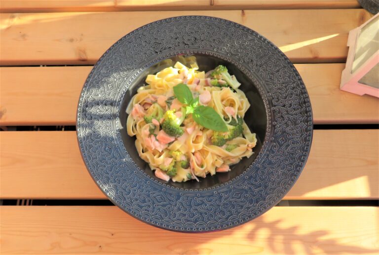 Lax med citron och broccoli