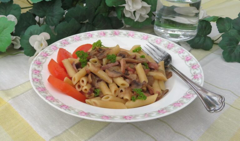 pasta med skinka och champinjoner l