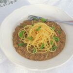 Blond köttfärssås med pasta