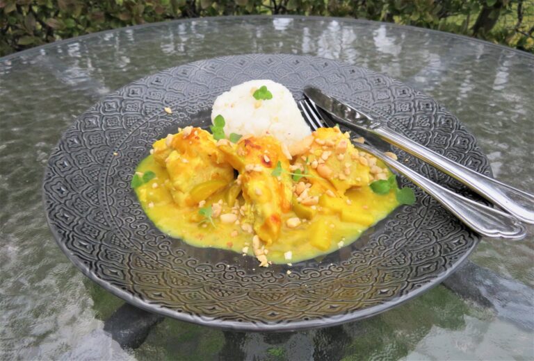 kyckling med curry och jordnötter