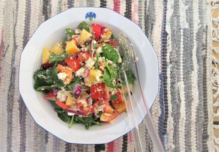 Couscous-sallad med nektarin och getost