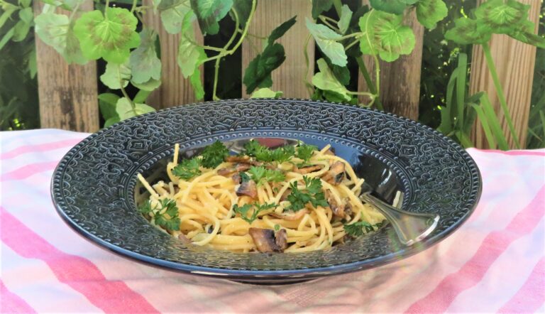 Pasta med champinjoner och parmesan