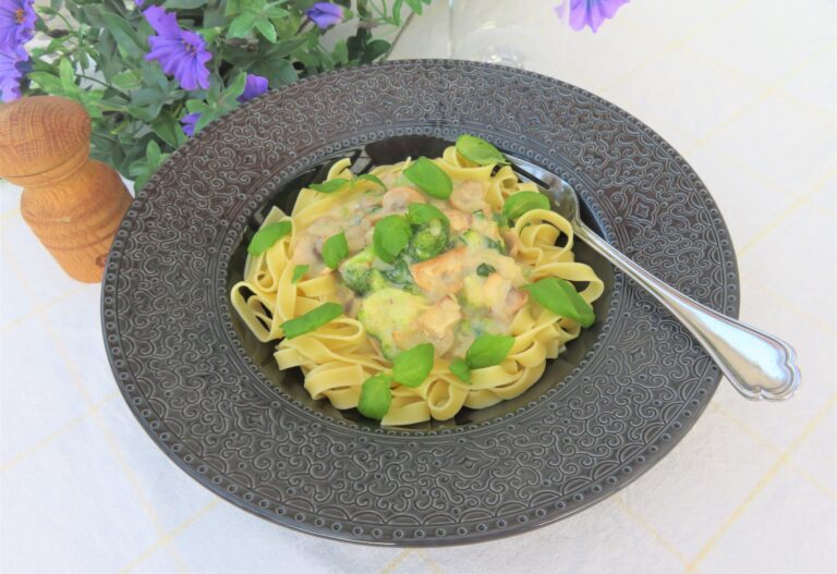 Pasta med broccolisås