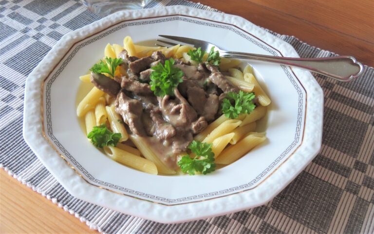 Lövbiffsgryta med rosépeppar