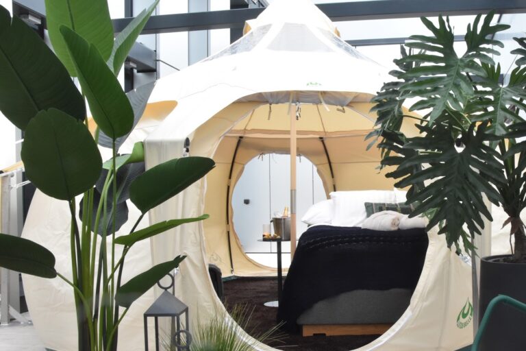 w_glamping-terrace-tent-quality-hotel-the-weaver