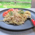 Pasta med vit tonfisksås