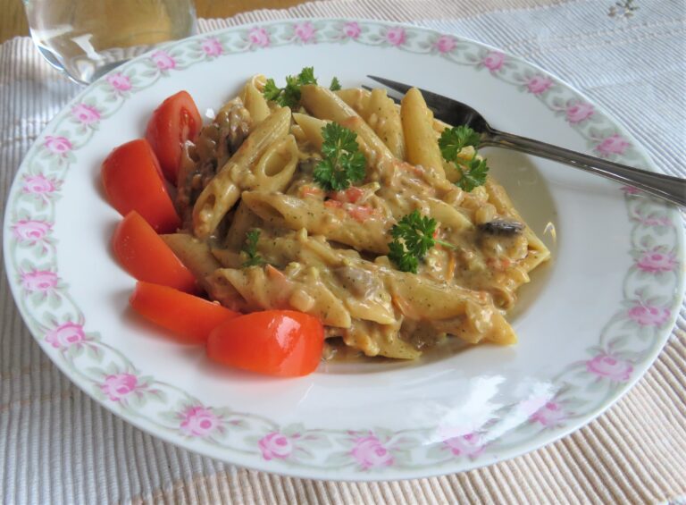 Pasta med champinjoner och tomater