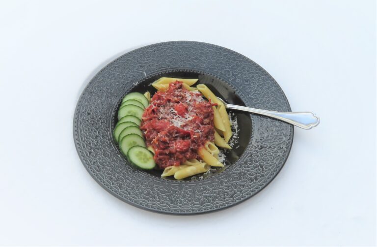 Tomat- och skinksås med pasta