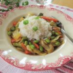 snabb wok med vitkål och sojabönor