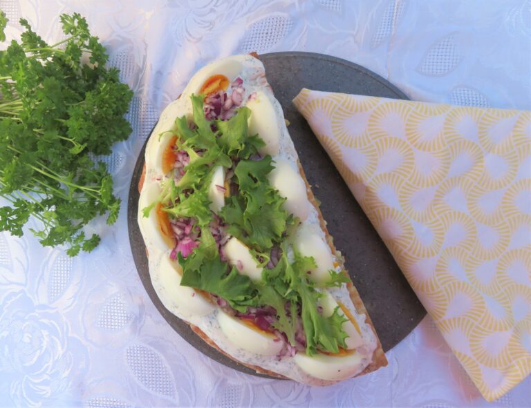 Enkel sillsmörgåstårta