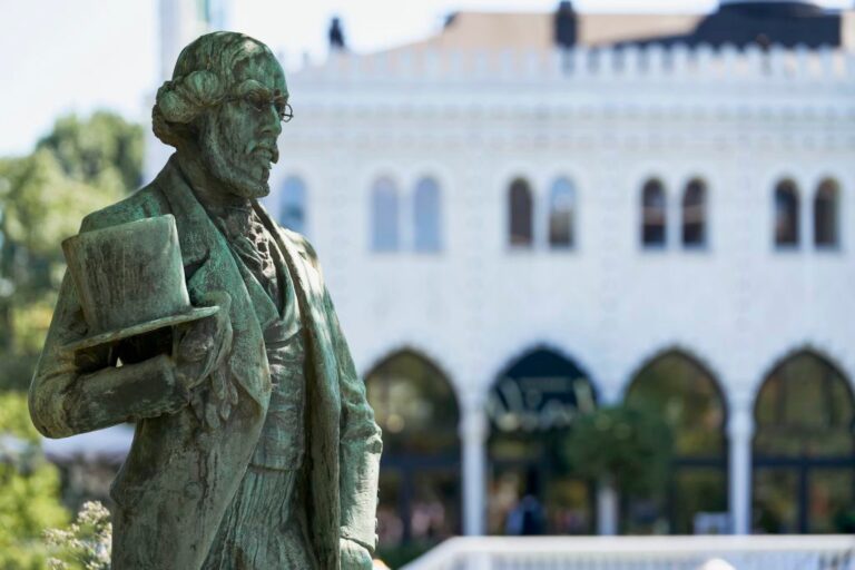 e180130a-9087-4c35-a487-18a07c88b40f