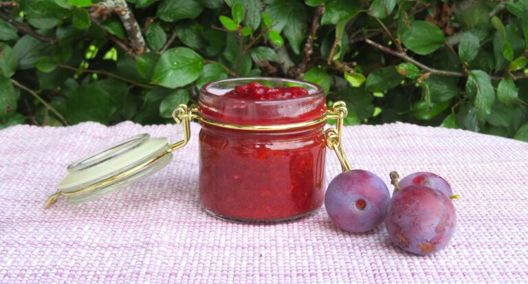 plommon chutney
