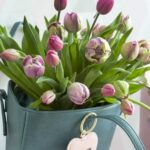 tulpan-bukett-699x445