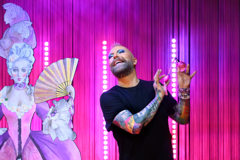 Kärlekens historia av Rickard Söderberg