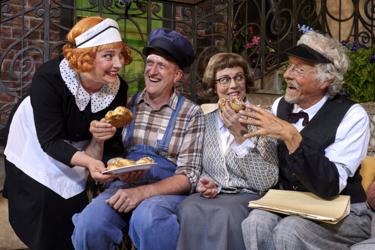 2Entertain-Kalabalik i Fabriken Annika Andersson, Jeanette Capocci, Mikael Riesebeck och Jojje Jönsson.